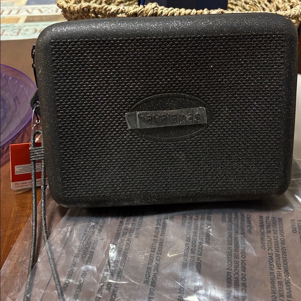 Havaianas Black Textured Box Clutch